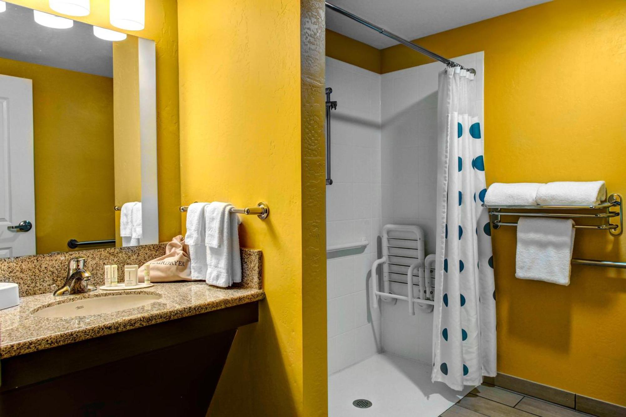 Towneplace Suites By Marriott Bakersfield West Eksteriør bilde