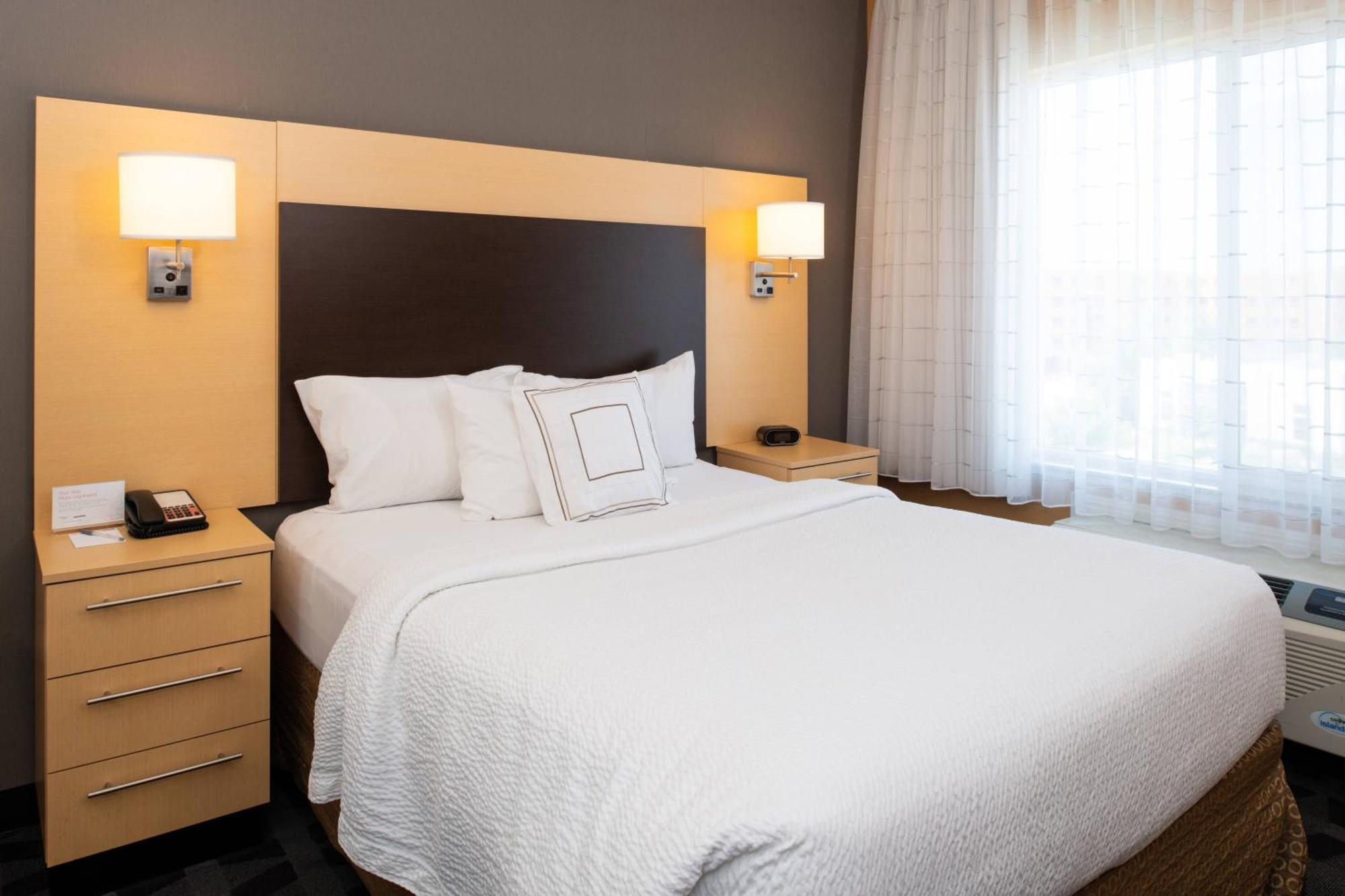 Towneplace Suites By Marriott Bakersfield West Eksteriør bilde
