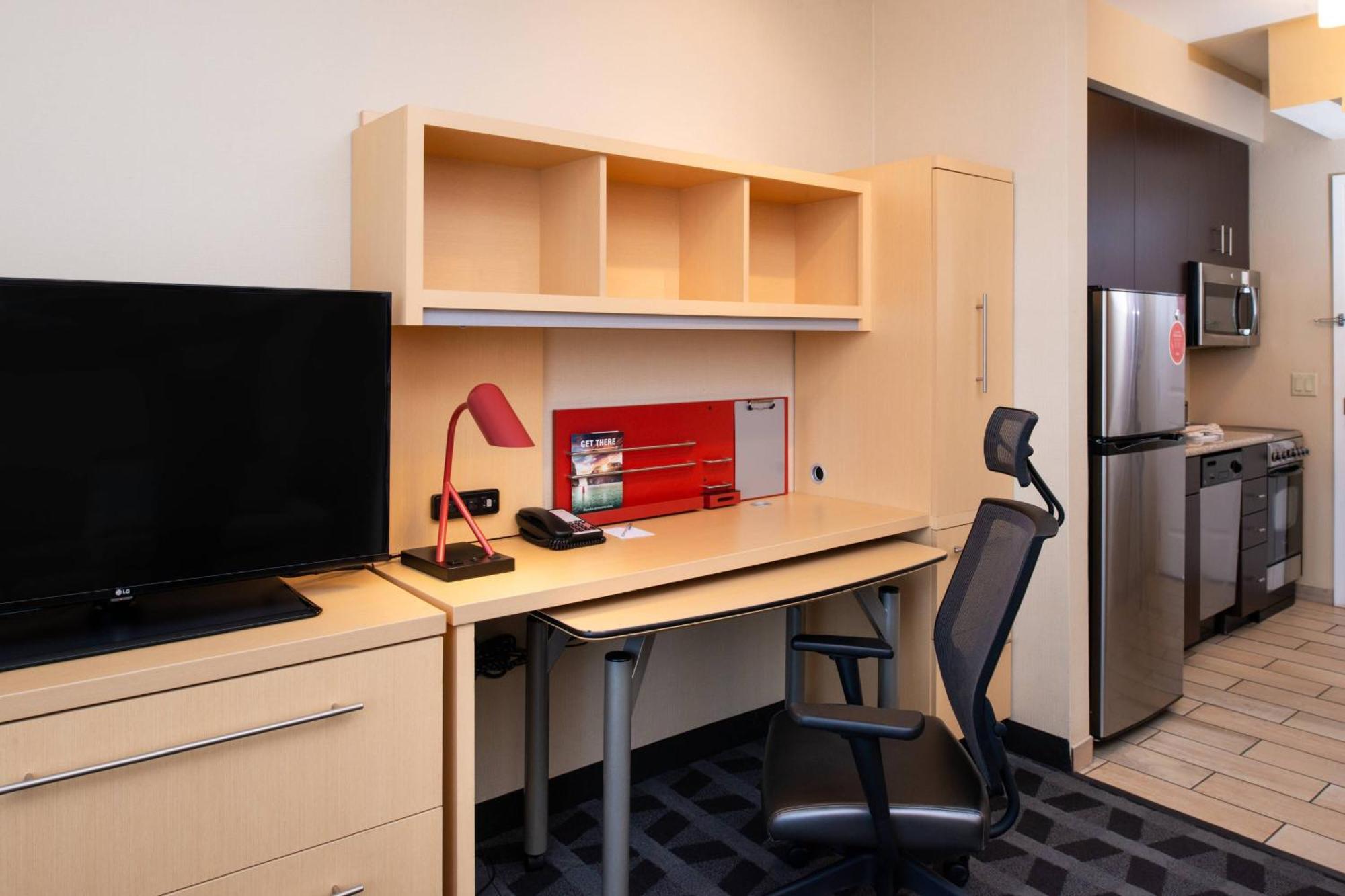 Towneplace Suites By Marriott Bakersfield West Eksteriør bilde