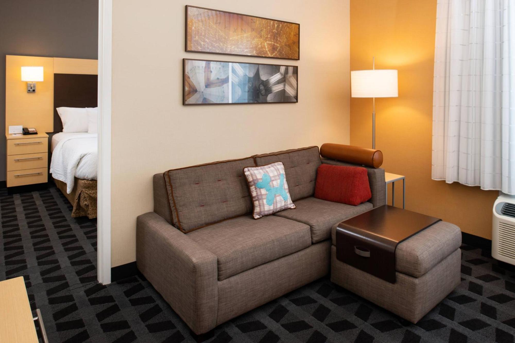 Towneplace Suites By Marriott Bakersfield West Eksteriør bilde
