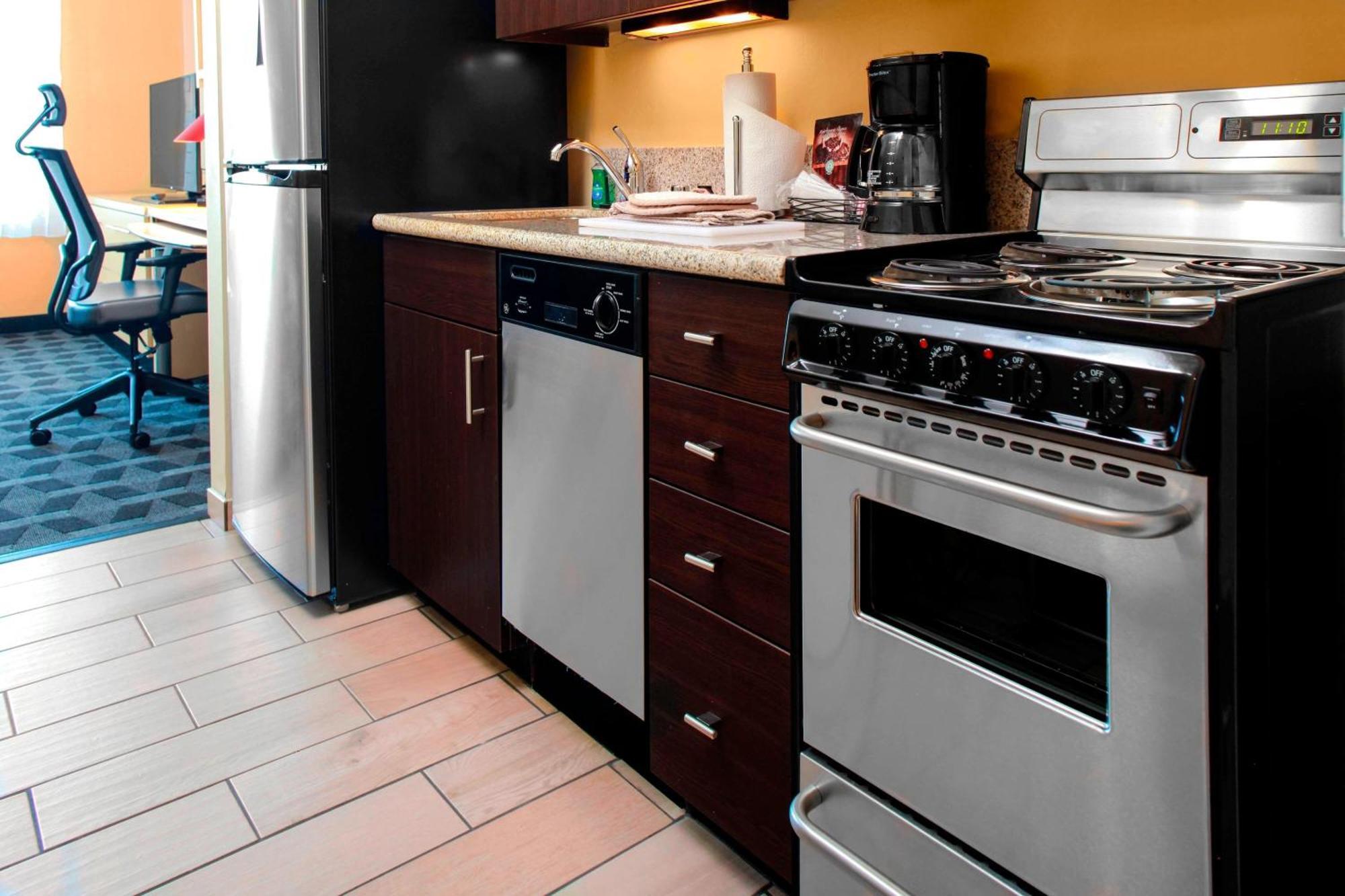 Towneplace Suites By Marriott Bakersfield West Eksteriør bilde