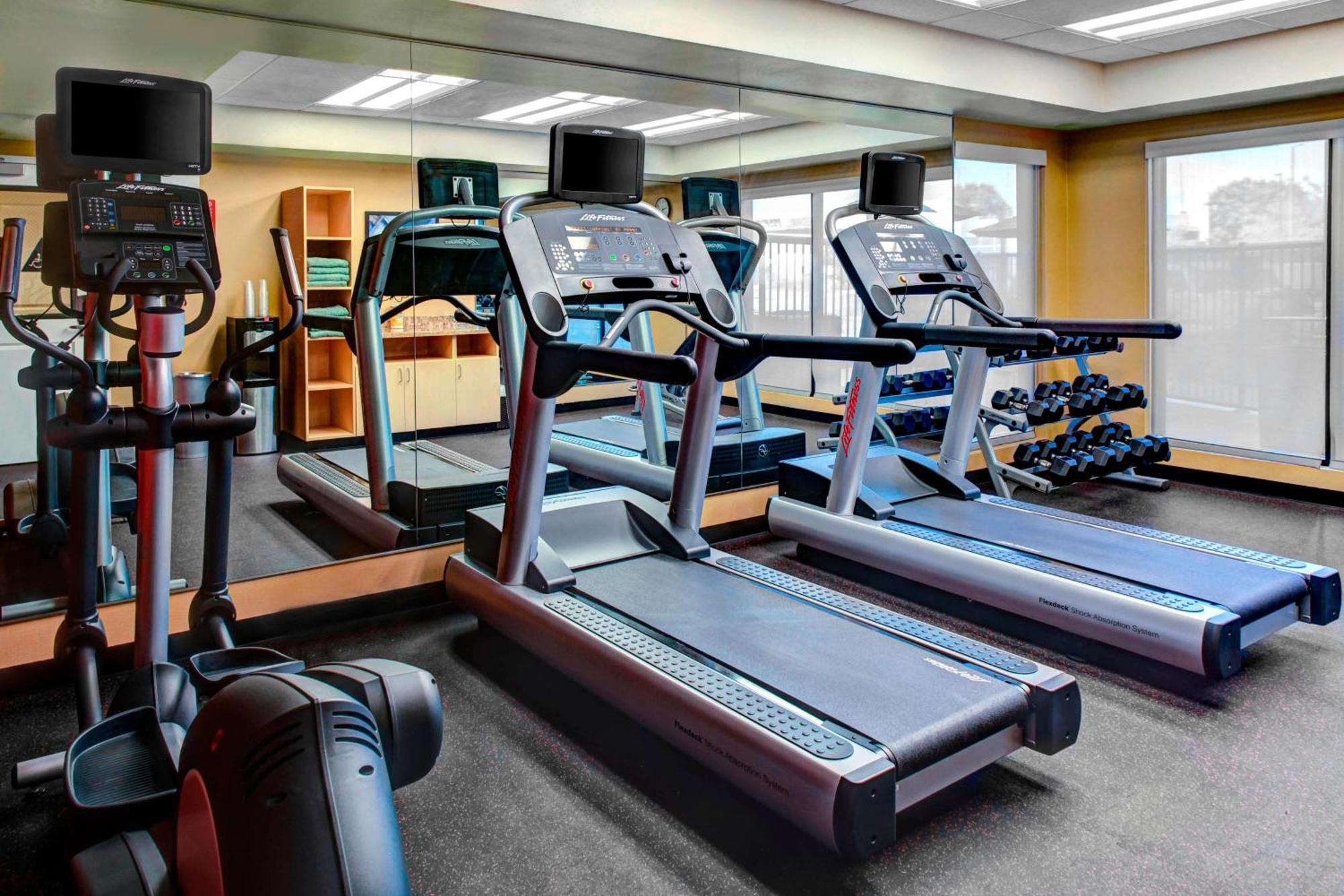 Towneplace Suites By Marriott Bakersfield West Eksteriør bilde