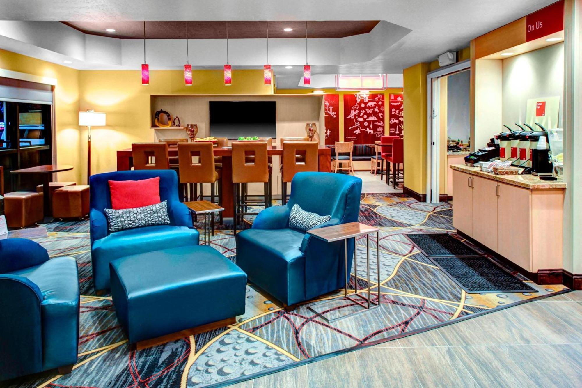 Towneplace Suites By Marriott Bakersfield West Eksteriør bilde